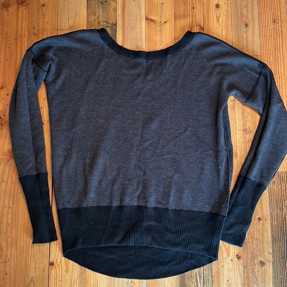 Lululemon reversible sweater - Picture 4 of 6